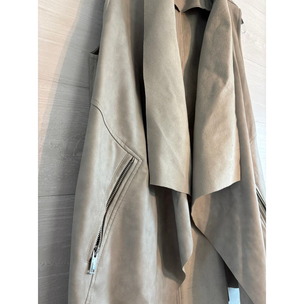 Joan Vass vest faux leather - Picture 2 of 6